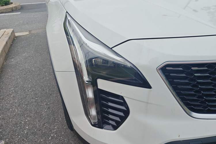 Used Cadillac XT4 2022 28T Two-Wheel Drive Fashion Edition Right Front Headlight