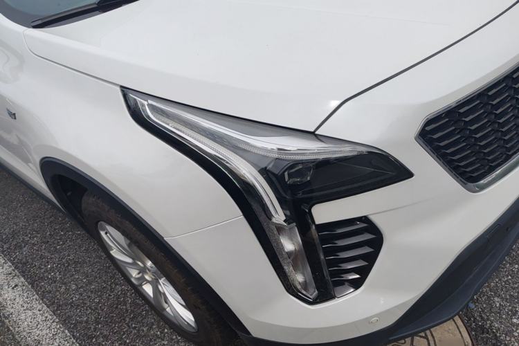 Used Cadillac XT4 2022 28T Two-Wheel Drive Fashion Edition Right Front Headlight