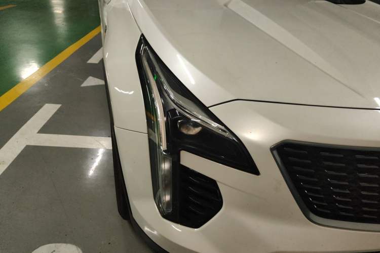 Used Cadillac XT4 2022 28T Two-Wheel Drive Fashion Edition Right Front Headlight