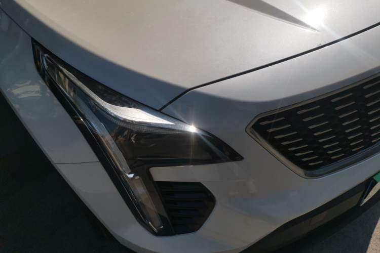 Used Cadillac XT4 2022 28T Two-Wheel Drive Fashion Edition Right Front Headlight