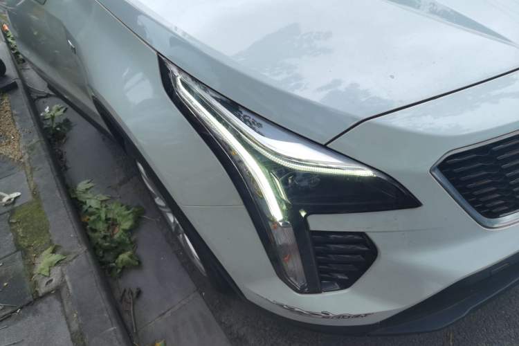 Used Cadillac XT4 2022 28T Two-Wheel Drive Fashion Edition Right Front Headlight