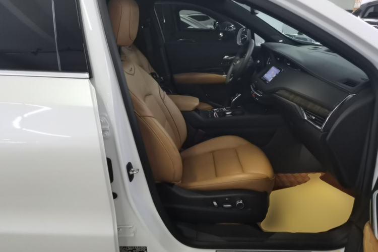 Used Cadillac XT4 2022 28T Four-Wheel Drive Prestige Version Right Front Seat