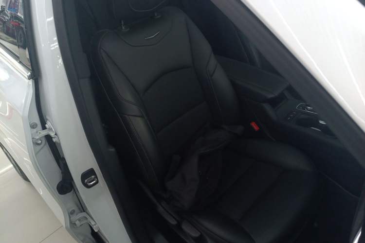 Used Cadillac XT4 2022 28T Two-Wheel Drive Fashion Edition Right Front Seat