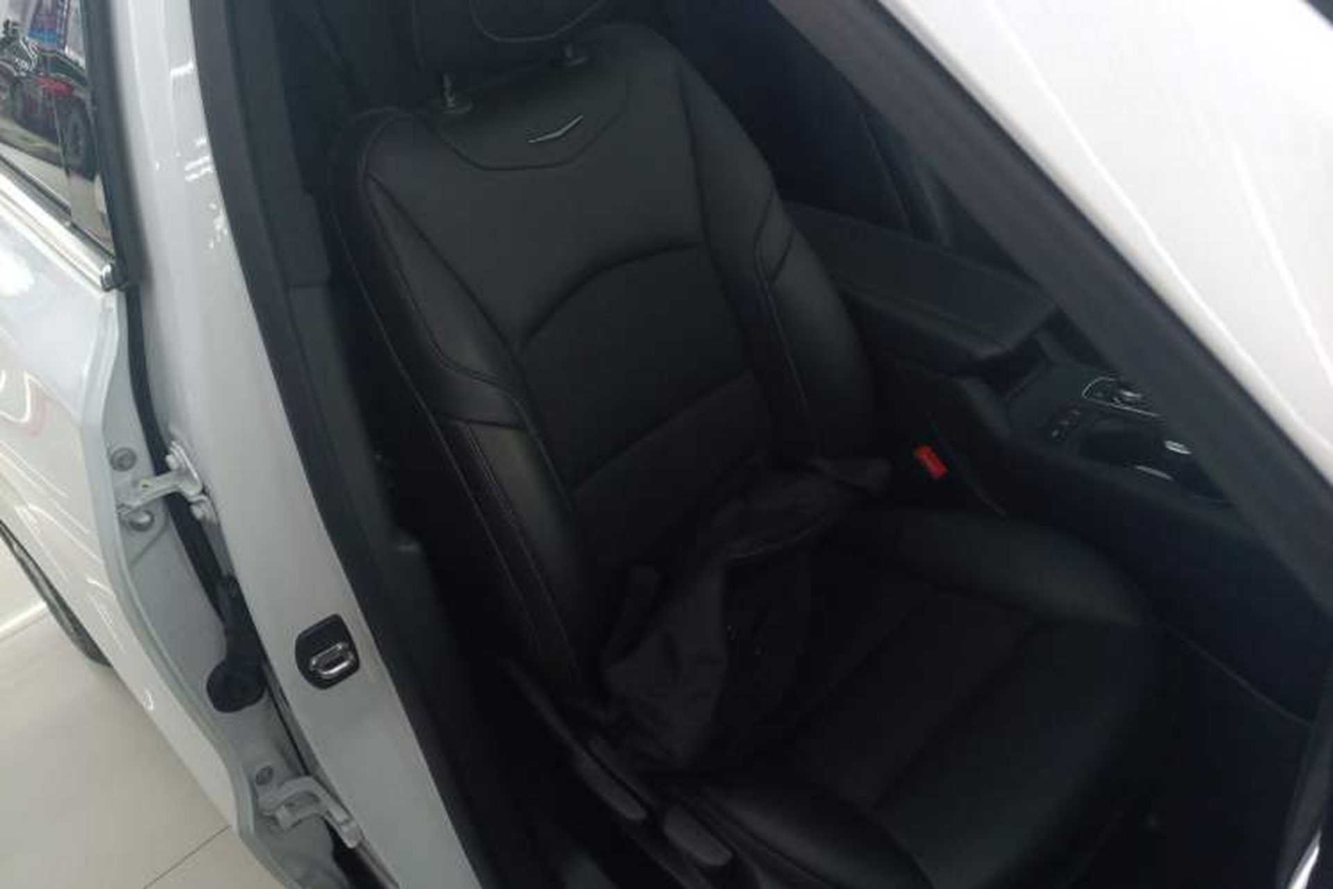 Used Cadillac XT4 2022 28T Two-Wheel Drive Fashion Edition Right Front Seat
