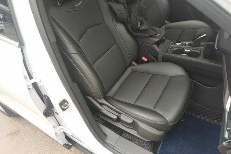 Used Cadillac XT4 2022 28T Two-Wheel Drive Fashion Edition Right Front Seat
