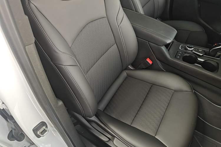 Used Cadillac XT4 2022 28T Two-Wheel Drive Fashion Edition Right Front Seat
