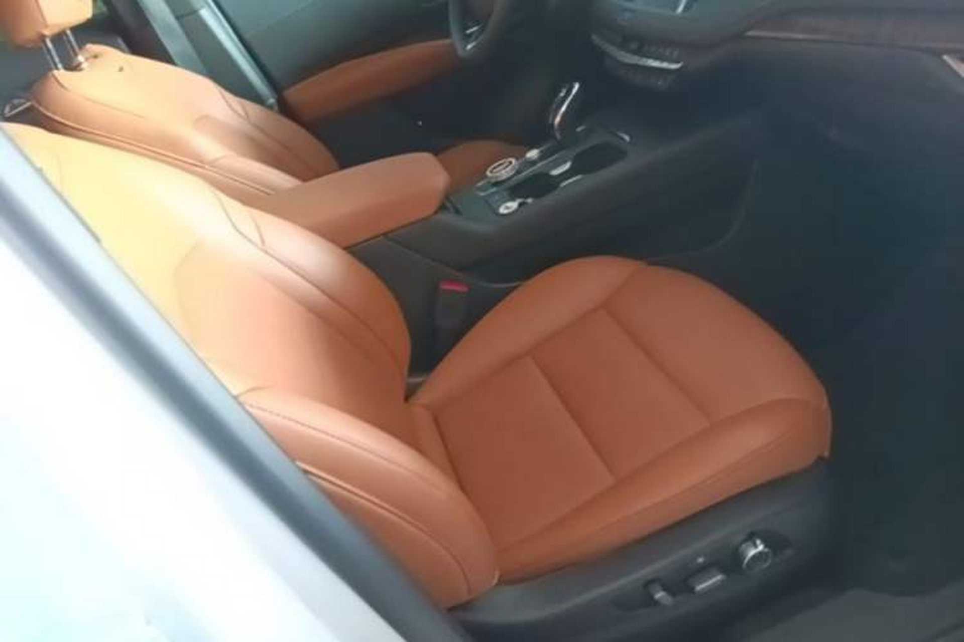 Used Cadillac XT4 2022 28T Two-Wheel Drive Prestige Version Right Front Seat