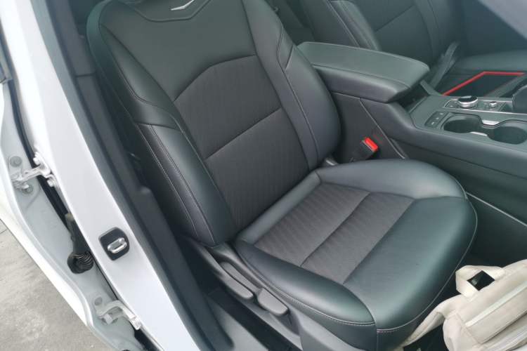 Used Cadillac XT4 2022 28T Two-Wheel Drive Fashion Edition Right Front Seat