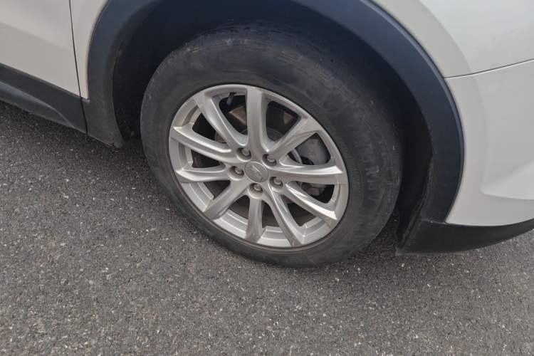 Used Cadillac XT4 2022 28T Two-Wheel Drive Fashion Edition Right Front Wheel Hub