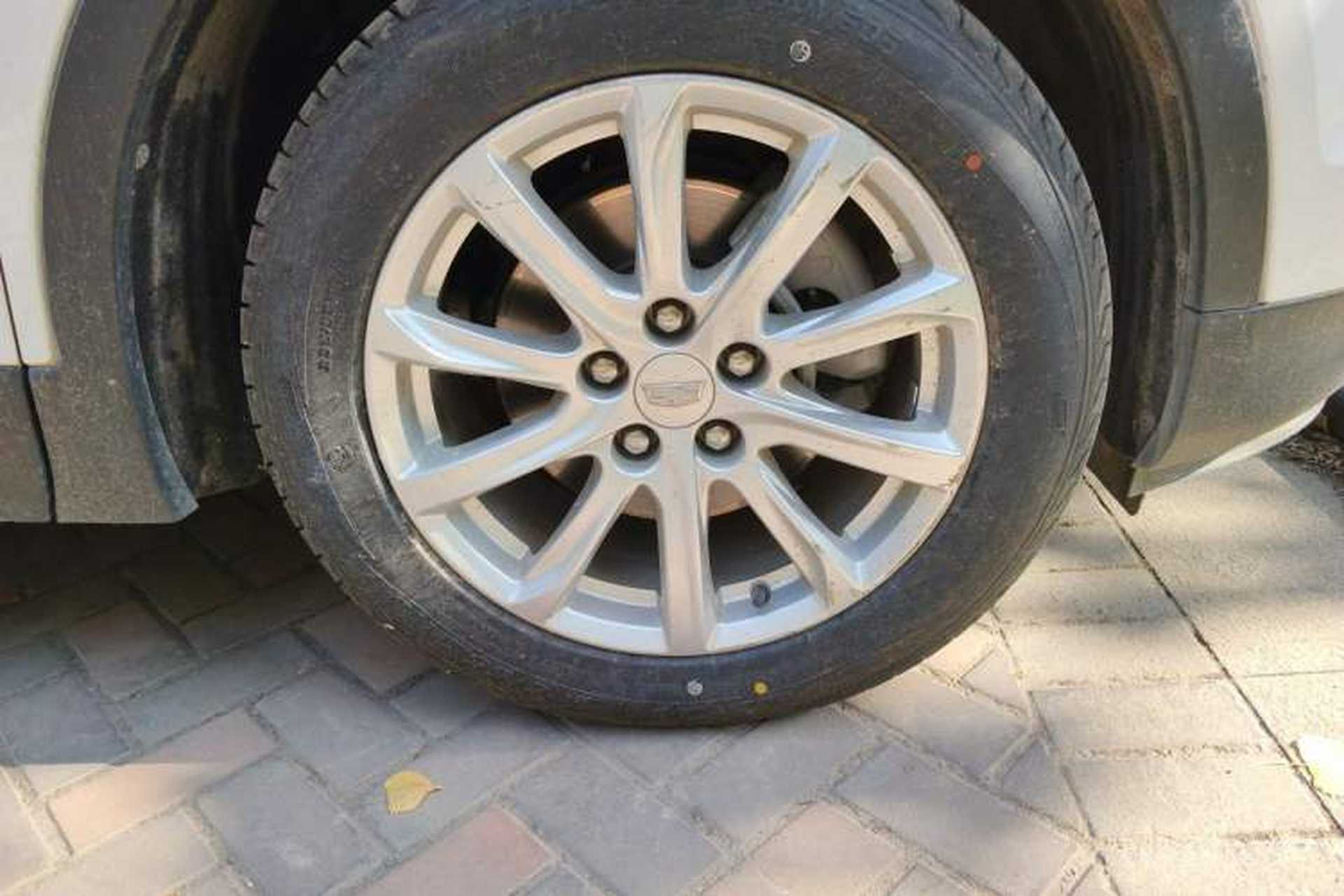 Used Cadillac XT4 2022 28T Two-Wheel Drive Fashion Edition Right Front Wheel Hub