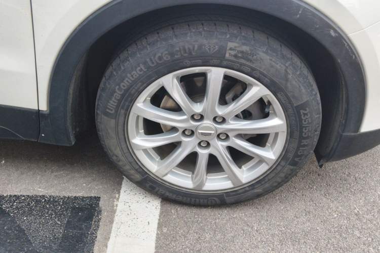 Used Cadillac XT4 2022 28T Two-Wheel Drive Fashion Edition Right Front Wheel Hub