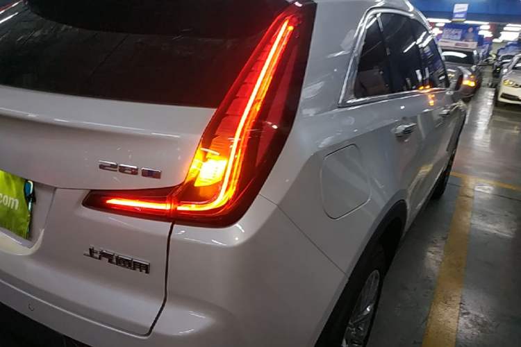 Used Cadillac XT4 2022 28T Two-Wheel-Drive Luxury Version Right Rear Taillight