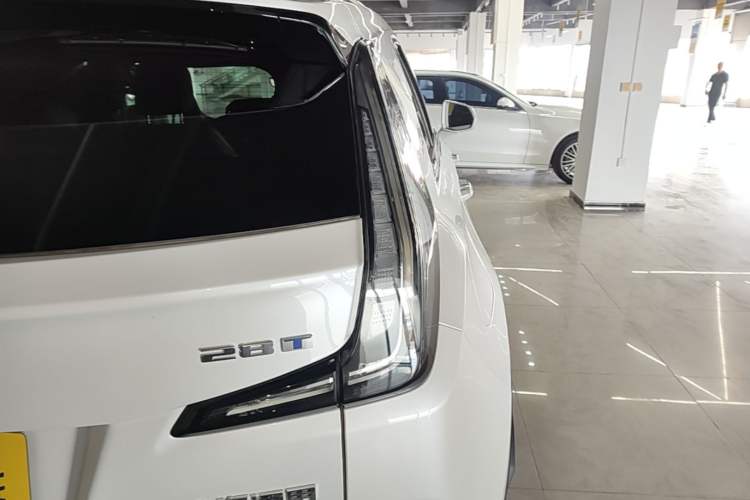 Used Cadillac XT4 2022 28T Four-Wheel Drive Platinum Edition Right Rear Taillight
