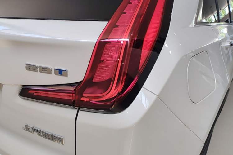 Used Cadillac XT4 2022 28T Two-Wheel Drive Fashion Edition Right Rear Taillight