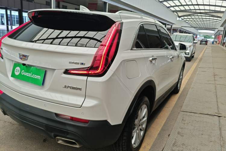 Used Cadillac XT4 2022 28T Two-Wheel Drive Fashion Edition Right Rear Taillight