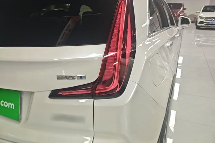 Used Cadillac XT4 2022 28T Two-Wheel-Drive Luxury Version Right Rear Taillight