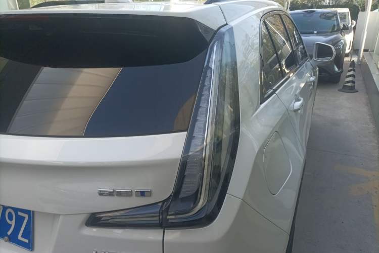 Used Cadillac XT4 2022 28T Four-Wheel Drive Platinum Edition Right Rear Taillight