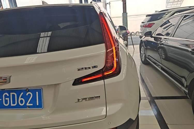 Used Cadillac XT4 2022 28T Two-Wheel Drive Fashion Edition Right Rear Taillight