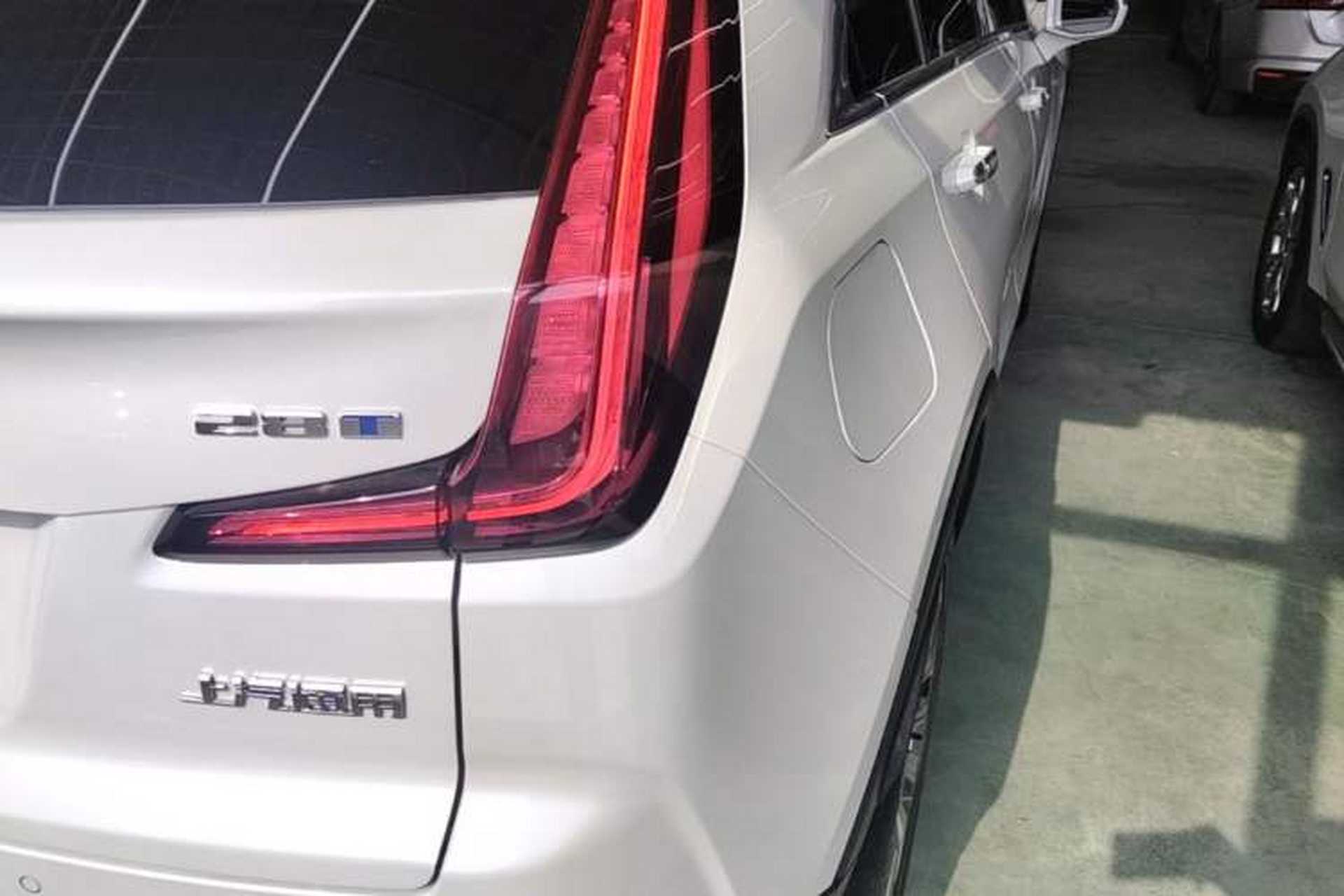 Used Cadillac XT4 2022 28T Two-Wheel Drive Prestige Version Right Rear Taillight