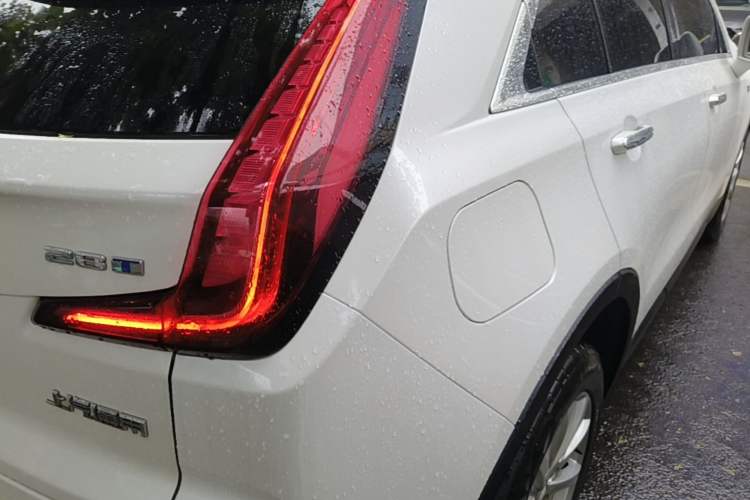 Used Cadillac XT4 2022 28T Two-Wheel Drive Fashion Edition Right Rear Taillight