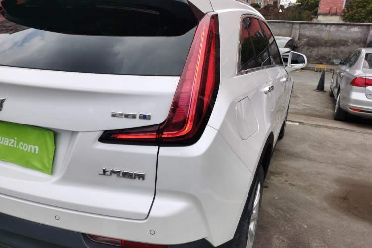 Used Cadillac XT4 2022 28T Two-Wheel Drive Fashion Edition Right Rear Taillight
