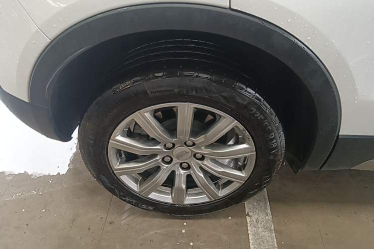 Used Cadillac XT4 2022 28T Two-Wheel Drive Prestige Version Right Rear Wheel Hub