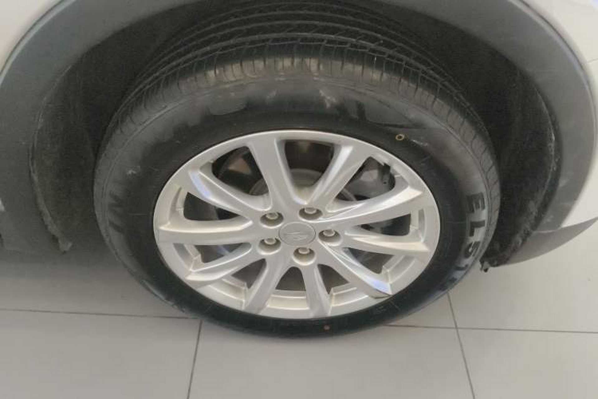 Used Cadillac XT4 2022 28T Two-Wheel Drive Fashion Edition Right Rear Wheel Hub
