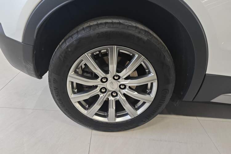 Used Cadillac XT4 2022 28T Two-Wheel-Drive Luxury Version Right Rear Wheel Hub