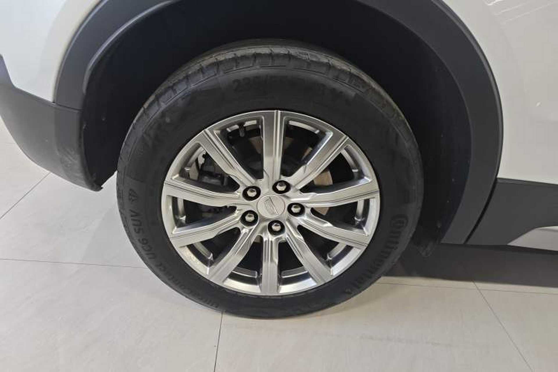 Used Cadillac XT4 2022 28T Two-Wheel-Drive Luxury Version Right Rear Wheel Hub
