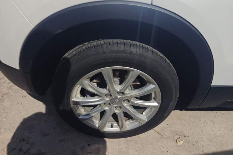 Used Cadillac XT4 2022 28T Two-Wheel Drive Fashion Edition Right Rear Wheel Hub
