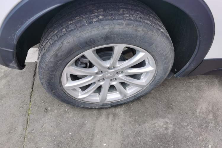 Used Cadillac XT4 2022 28T Two-Wheel Drive Fashion Edition Right Rear Wheel Hub