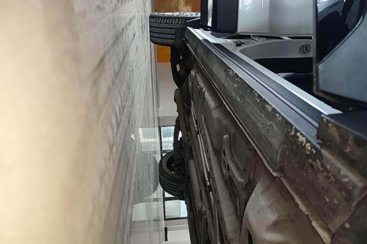 Used Cadillac XT4 2022 28T Four-Wheel Drive Platinum Edition Right Side Sill
