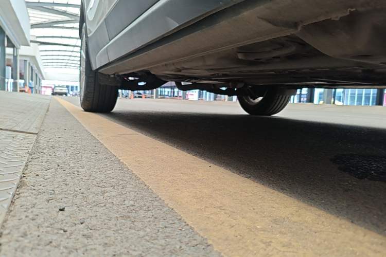 Used Cadillac XT4 2022 28T Two-Wheel Drive Fashion Edition Right Side Sill