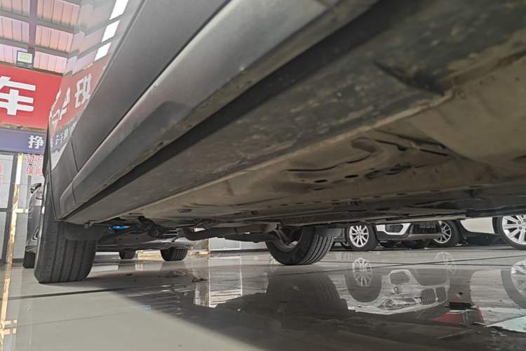 Used Cadillac XT4 2022 28T Two-Wheel Drive Fashion Edition Right Side Sill