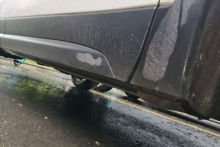 Used Cadillac XT4 2022 28T Two-Wheel Drive Fashion Edition Right Side Sill