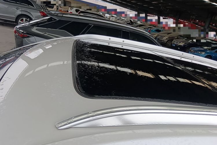 Used Cadillac XT4 2022 28T Two-Wheel Drive Prestige Version Roof