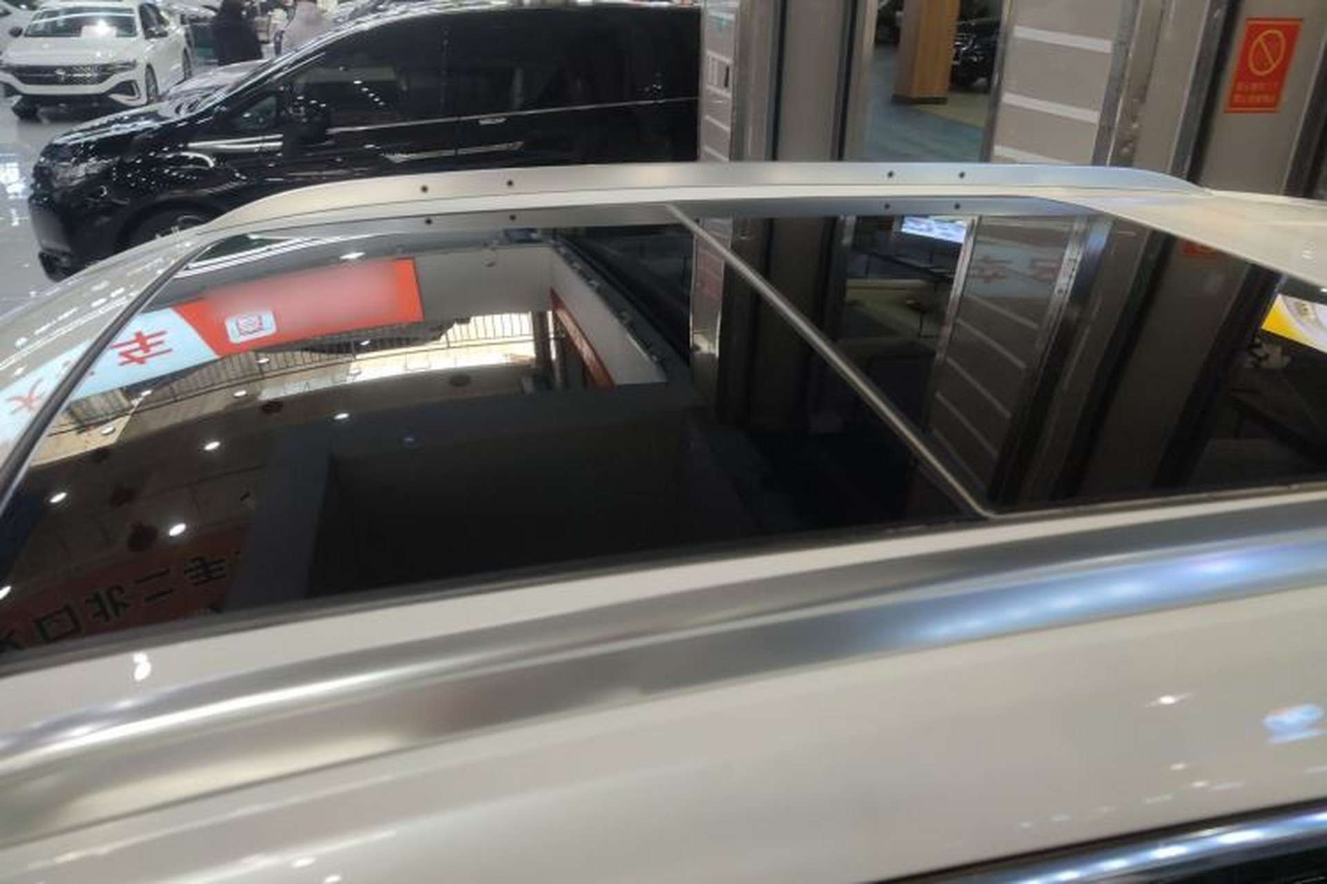 Used Cadillac XT4 2022 28T Two-Wheel-Drive Luxury Version Roof