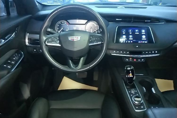 Used Cadillac XT4 2022 28T Two-Wheel-Drive Luxury Version Steering Wheel