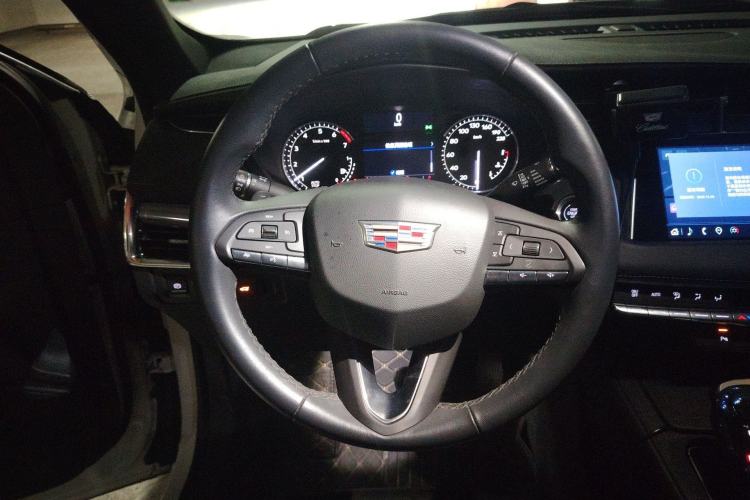 Used Cadillac XT4 2022 28T Two-Wheel Drive Fashion Edition Steering Wheel