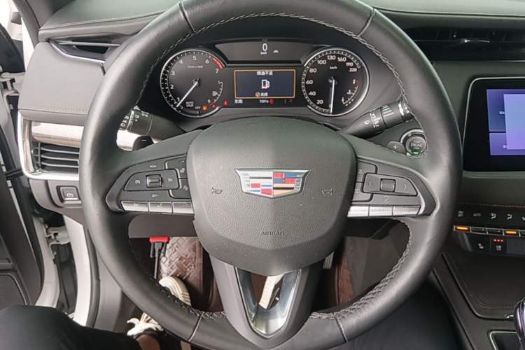 Used Cadillac XT4 2022 28T Two-Wheel Drive Prestige Version Steering Wheel