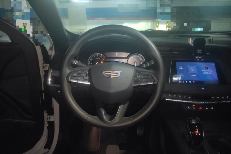 Used Cadillac XT4 2022 28T Two-Wheel-Drive Luxury Version Steering Wheel