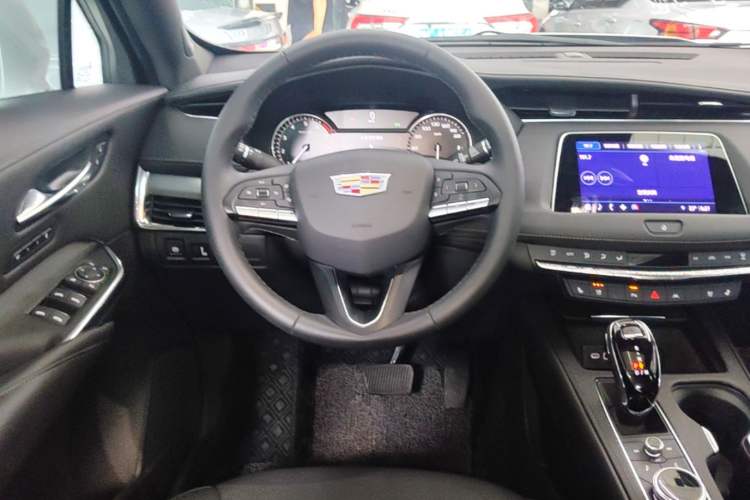 Used Cadillac XT4 2022 28T Two-Wheel Drive Prestige Version Steering Wheel