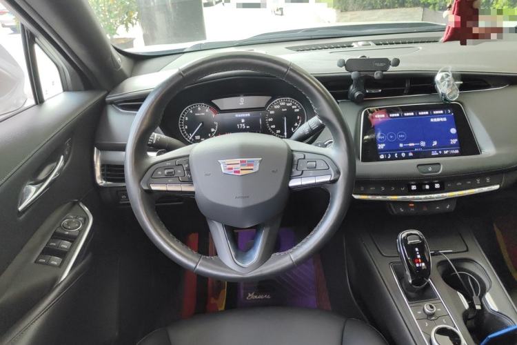 Used Cadillac XT4 2022 28T Two-Wheel-Drive Luxury Version Steering Wheel