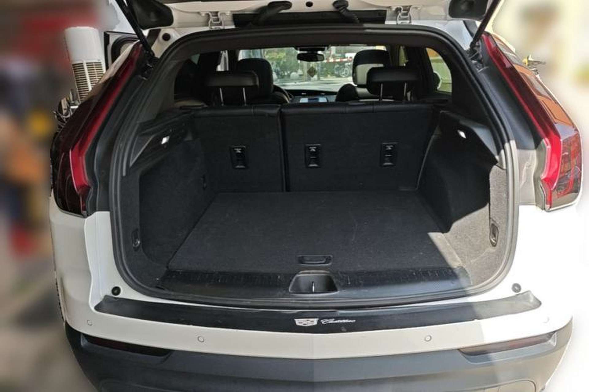 Used Cadillac XT4 2022 28T Two-Wheel-Drive Luxury Version Trunk