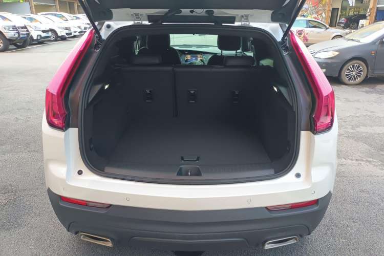 Used Cadillac XT4 2022 28T Two-Wheel Drive Fashion Edition Trunk