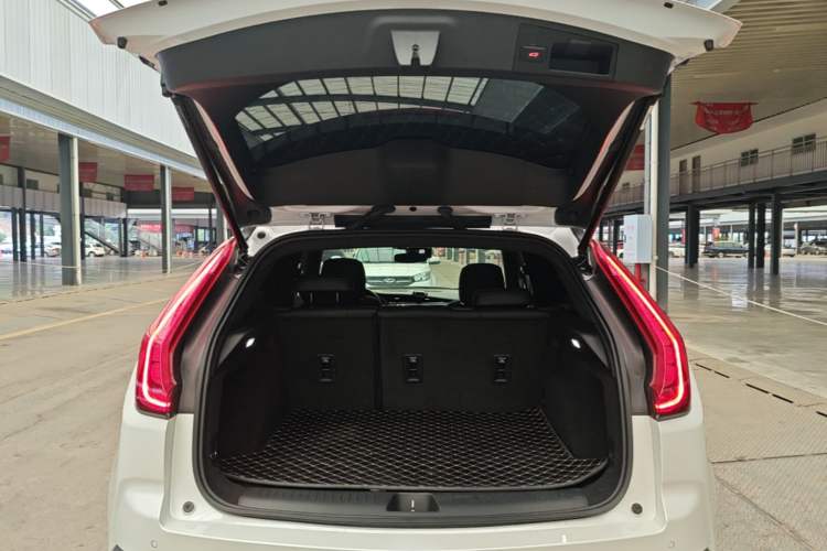 Used Cadillac XT4 2022 28T Two-Wheel Drive Fashion Edition Trunk