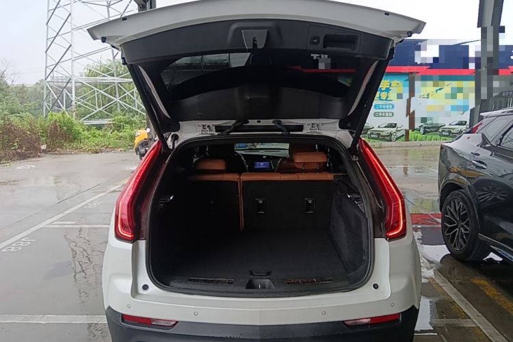 Used Cadillac XT4 2022 28T Two-Wheel Drive Prestige Version Trunk