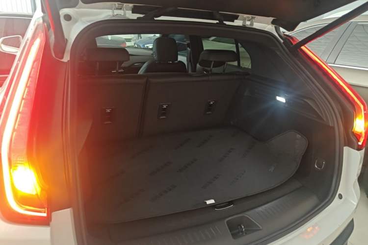 Used Cadillac XT4 2022 28T Two-Wheel Drive Fashion Edition Trunk