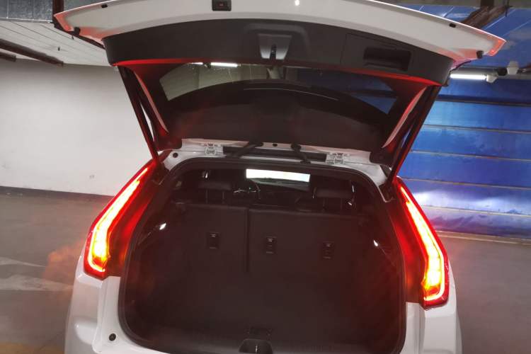 Used Cadillac XT4 2022 28T Two-Wheel Drive Fashion Edition Trunk