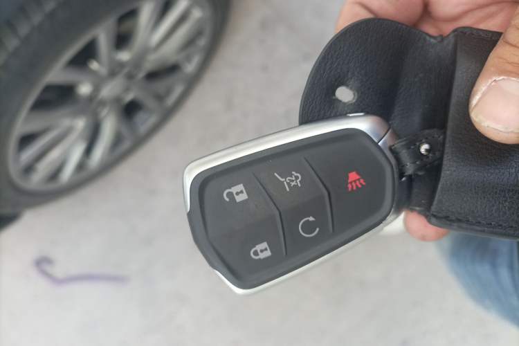 Used Cadillac XT4 2022 28T Four-Wheel Drive Platinum Edition Vehicle Key